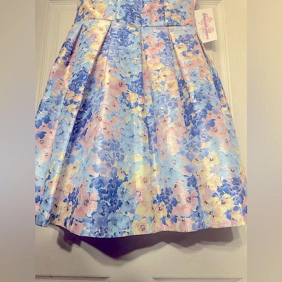 Girls Floral Pattern Dress - Picture 5 of 5